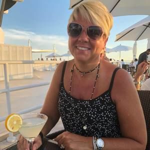 Meet your Posher, Christine